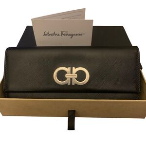 Salvatore Ferragamo Gancini Black